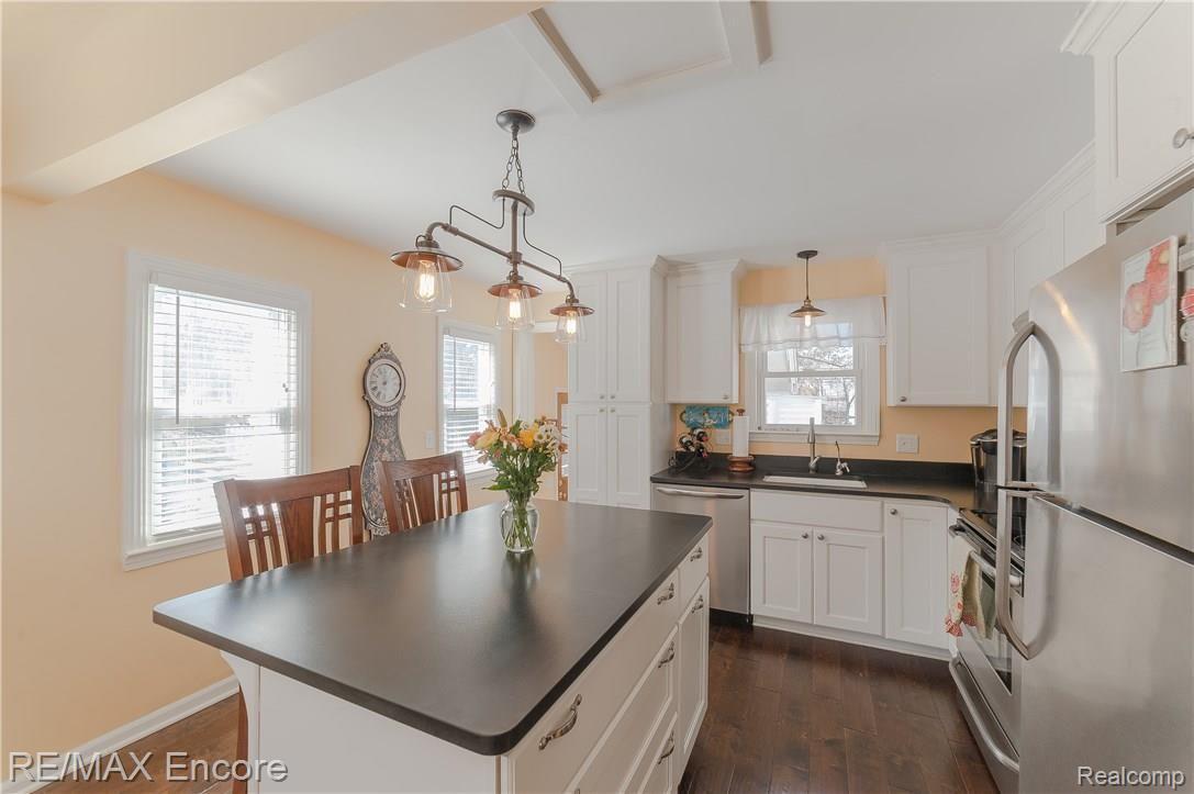 711 Ludlow Avenue Rochester, MI 48307 - Photo 12 of 32 711 Ludlow-12.jpg