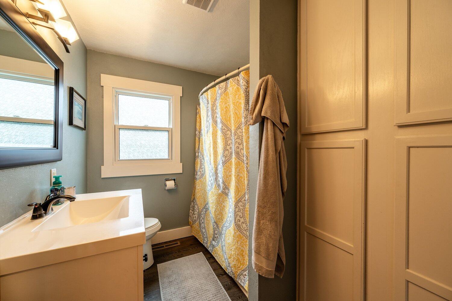 662 Harrison Street Sheridan, WY 82801 - Photo 16 of 27 16 Bath