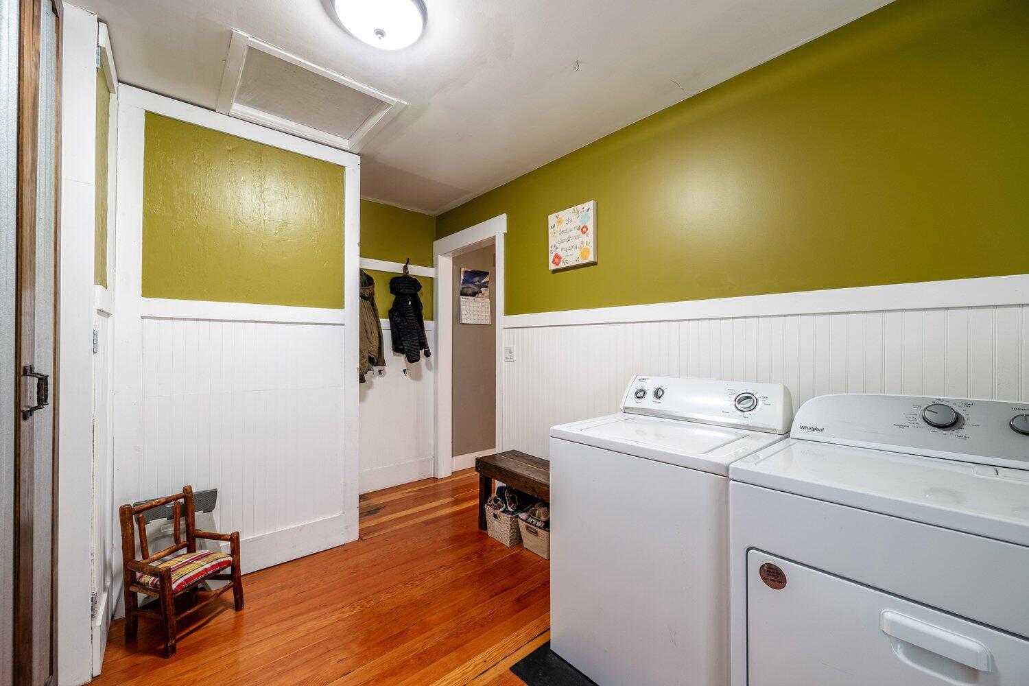 662 Harrison Street Sheridan, WY 82801 - Photo 17 of 27 17 Laundry & Mudroom