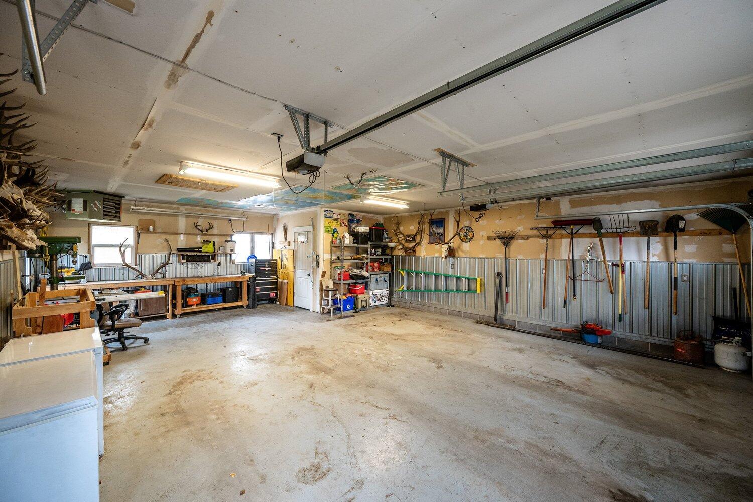 662 Harrison Street Sheridan, WY 82801 - Photo 21 of 27 21 Garage