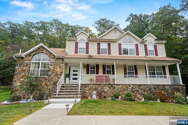 $799,999 | 22 Cherbourg Drive, West Milford, NJ 07480
