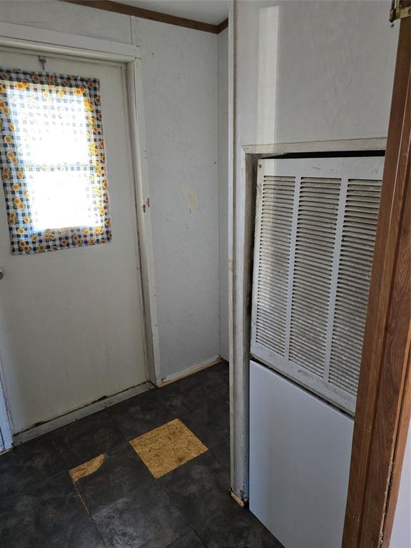 1903 VZ County Road Ben Wheeler, TX 75754 - Photo 31 of 35 a view of empty room with window