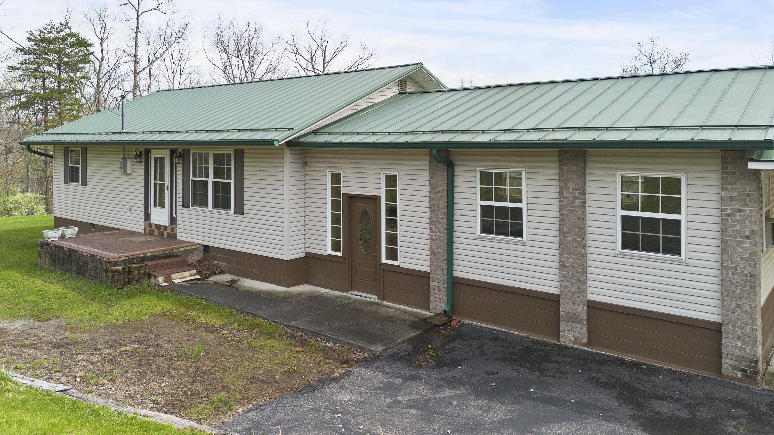 405 Broadleaf Road Louisa, KY 41230 - Photo 1 of 38