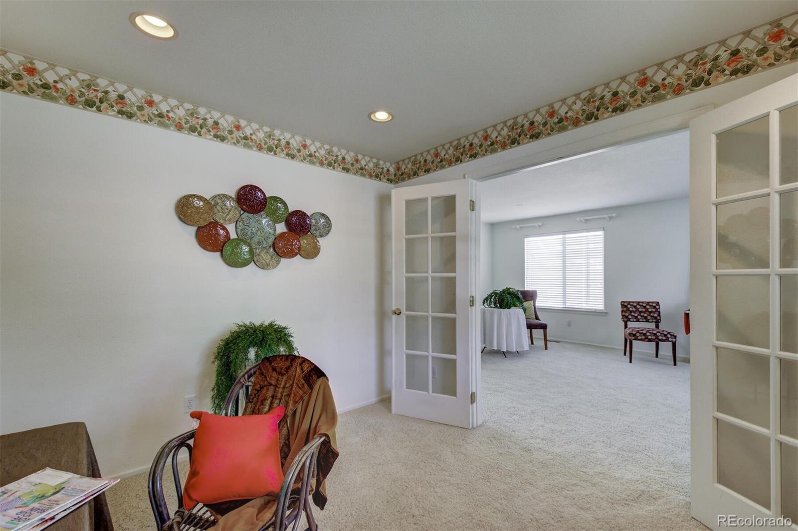 5555 South Rome Street Aurora, CO 80015 - Photo 7 of 34 a living room with furniture