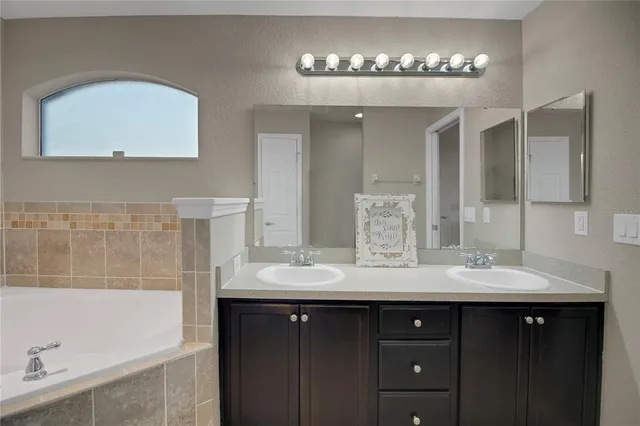 $309,000 | 314 Stone Castle Loop, Lady Lake, FL 32159