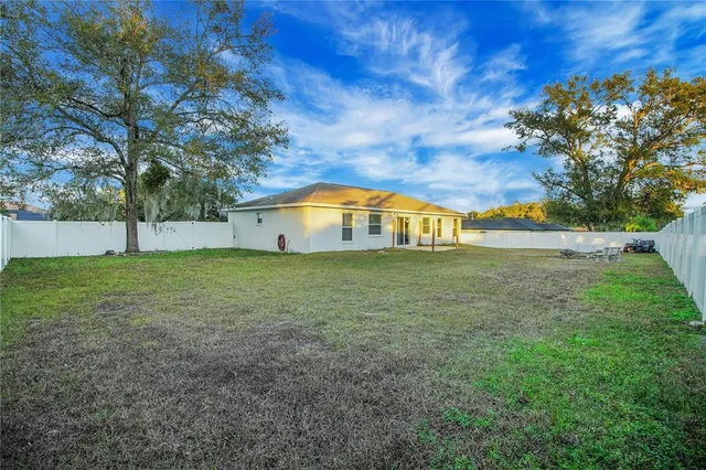 $309,000 | 314 Stone Castle Loop, Lady Lake, FL 32159