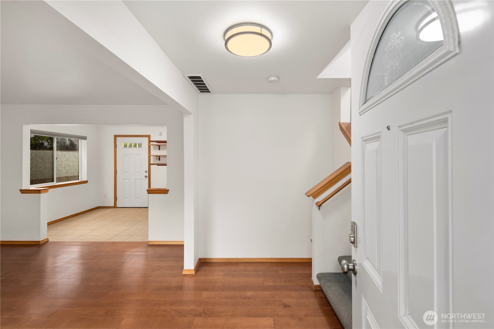 8823 Delridge Way Southwest, Unit B Seattle, WA 98106 - Photo 3 of 32