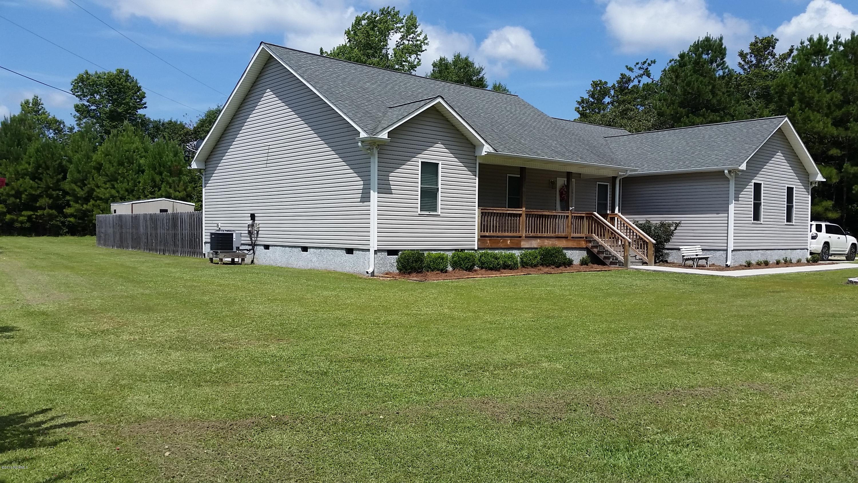 740 Sloop Point Road Hampstead, NC 28443 - Photo 2 of 27 20160715_113229