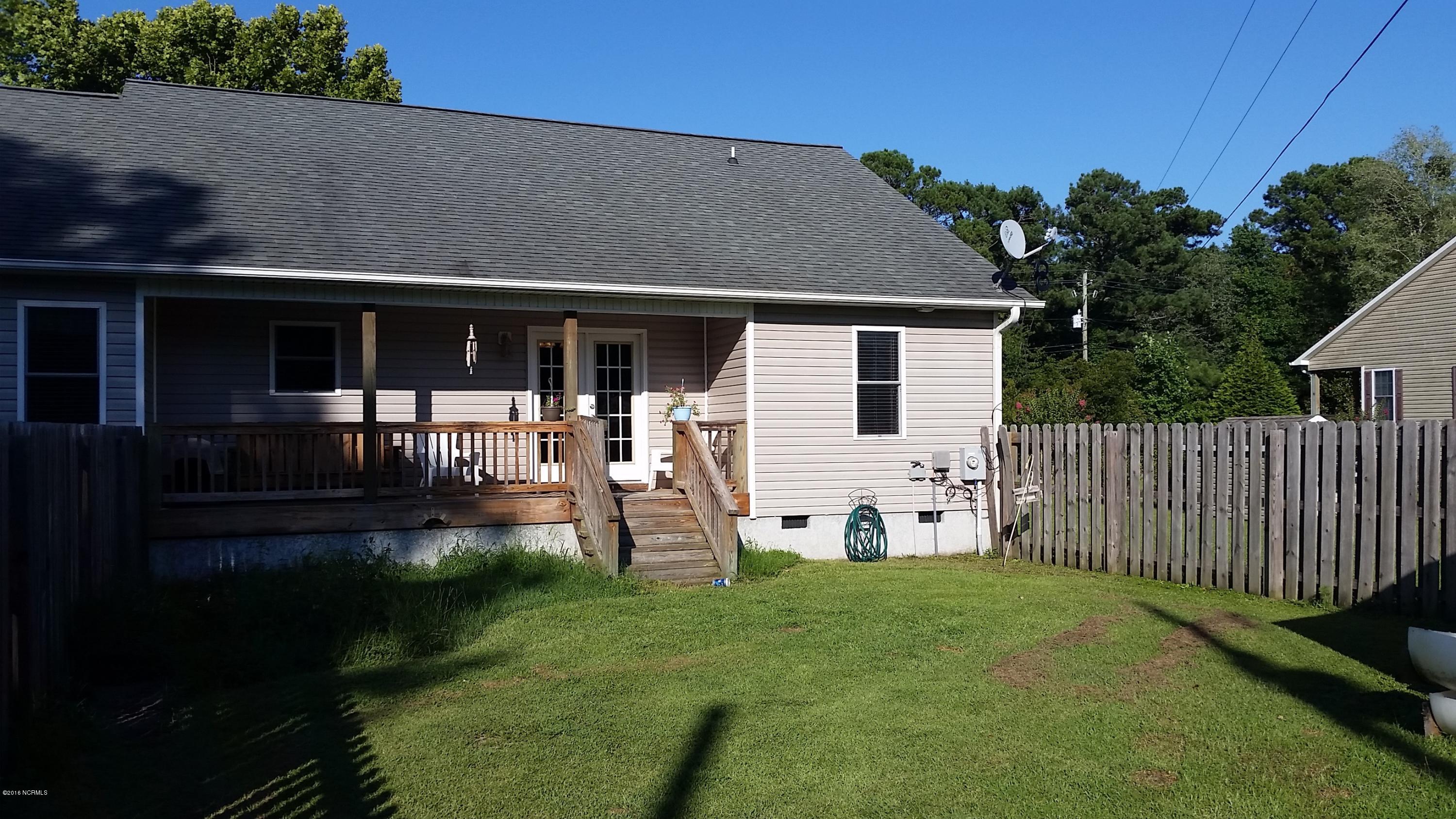 740 Sloop Point Road Hampstead, NC 28443 - Photo 4 of 27 20160718_180551