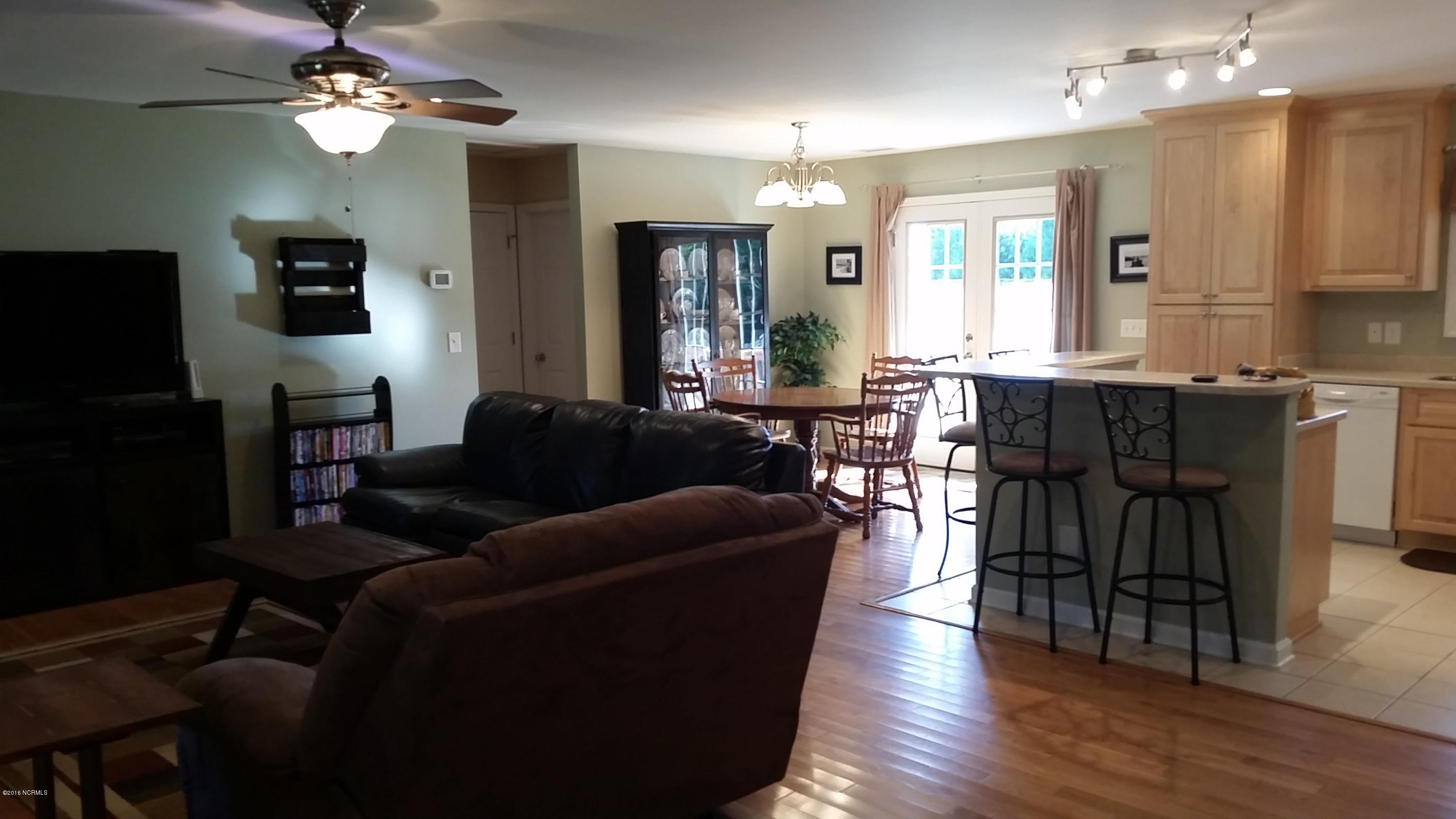 740 Sloop Point Road Hampstead, NC 28443 - Photo 7 of 27 20160718_175810