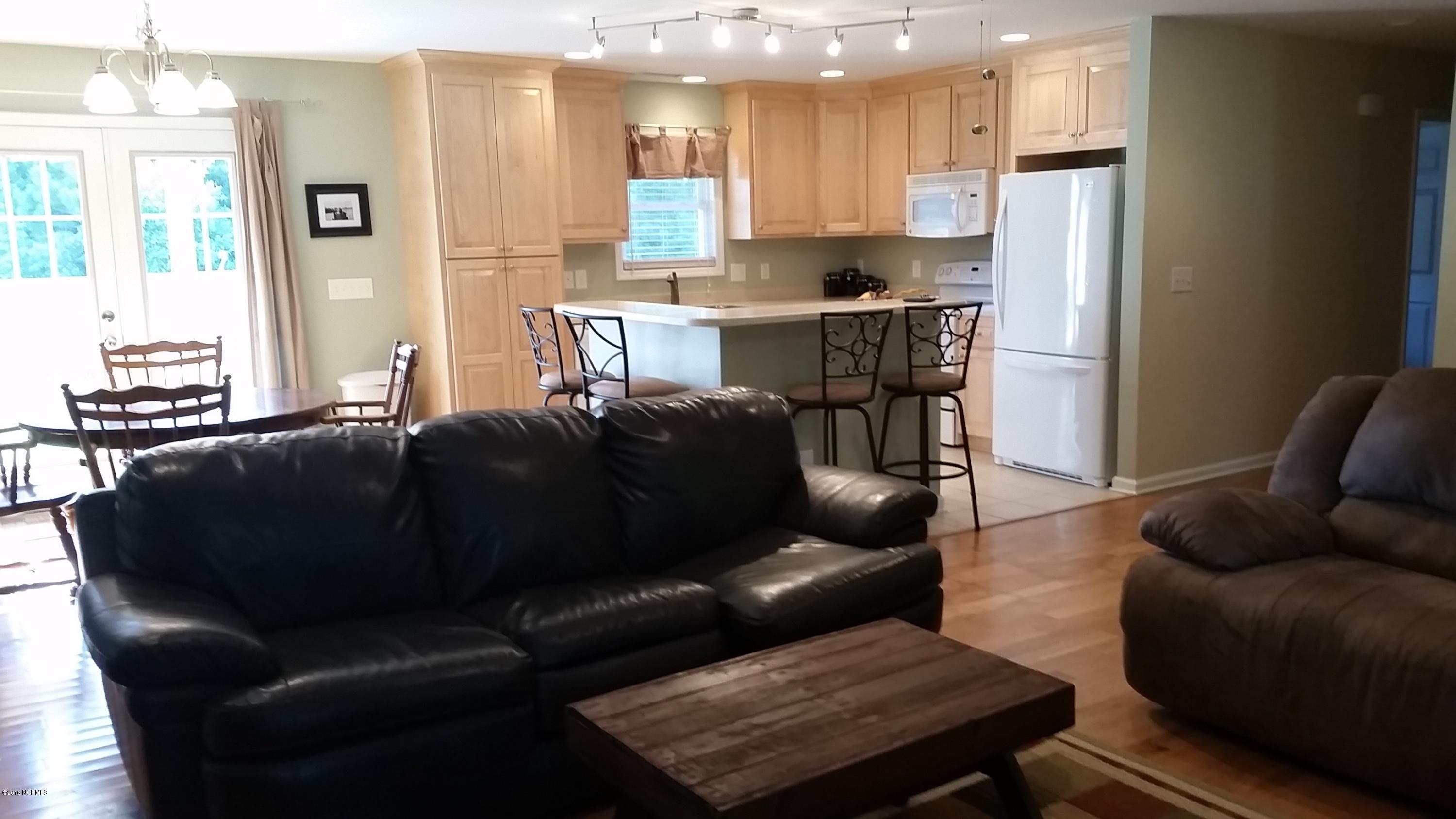 740 Sloop Point Road Hampstead, NC 28443 - Photo 8 of 27 20160718_175750