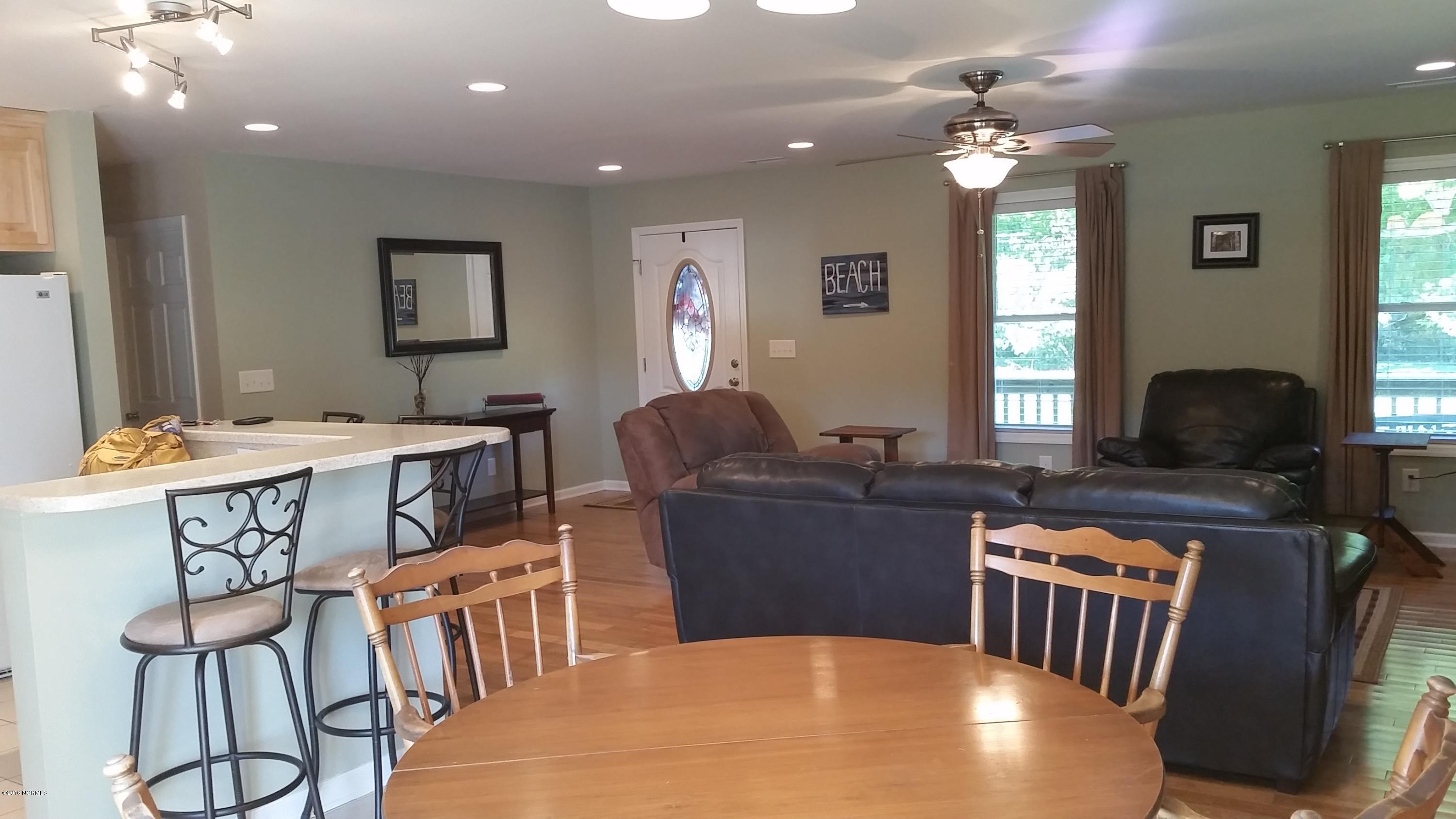 740 Sloop Point Road Hampstead, NC 28443 - Photo 9 of 27 20160718_175704