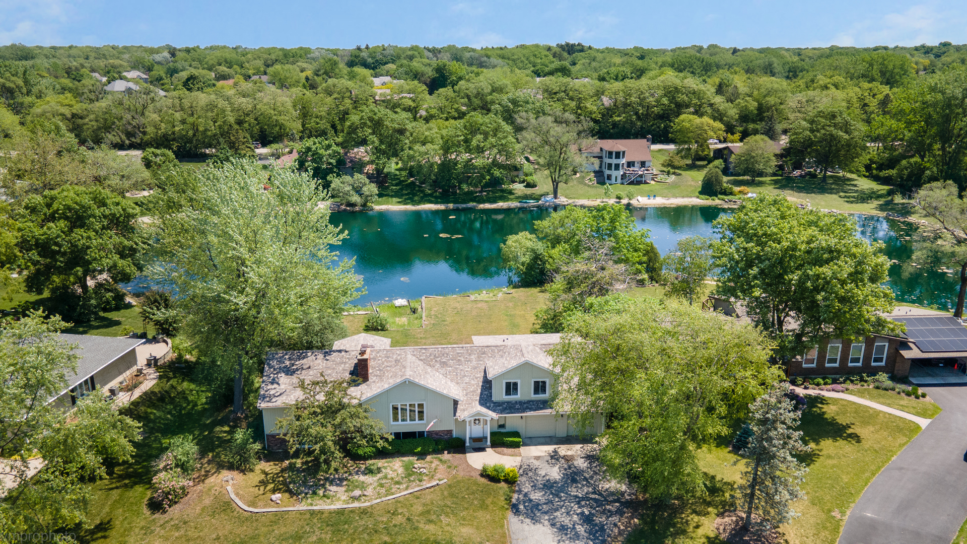151 South Kings Row Barrington, IL 60010 - Photo 2 of 37