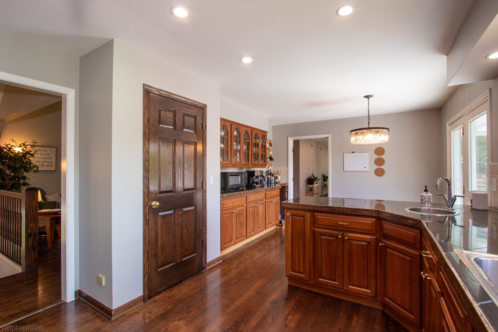 151 South Kings Row Barrington, IL 60010 - Photo 11 of 37