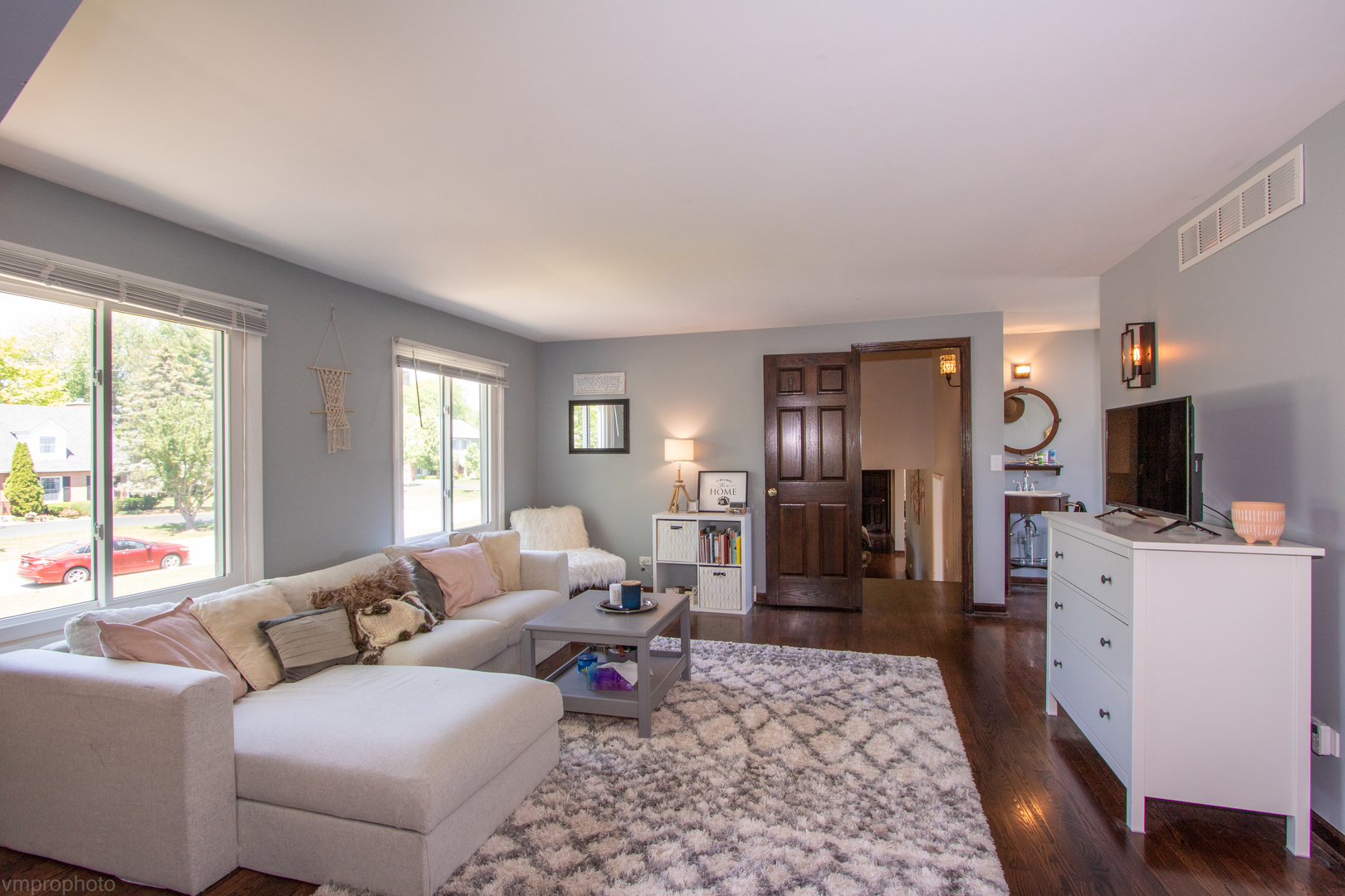 151 South Kings Row Barrington, IL 60010 - Photo 14 of 37