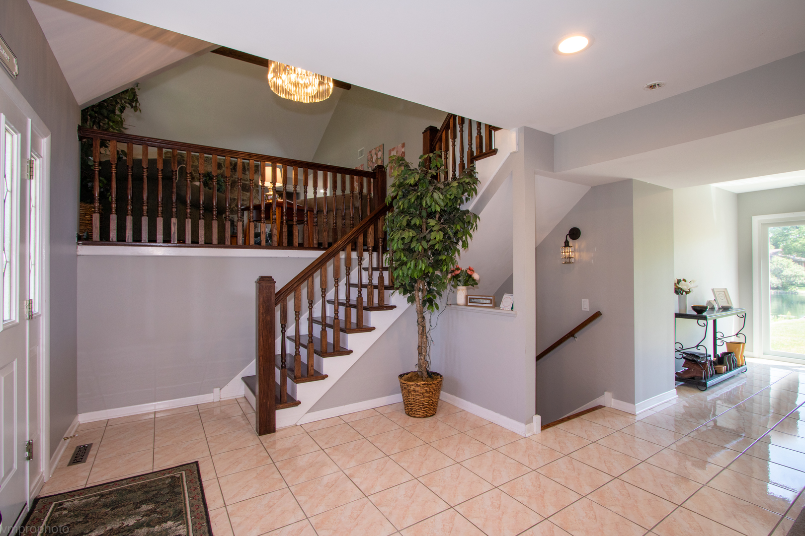 151 South Kings Row Barrington, IL 60010 - Photo 3 of 37