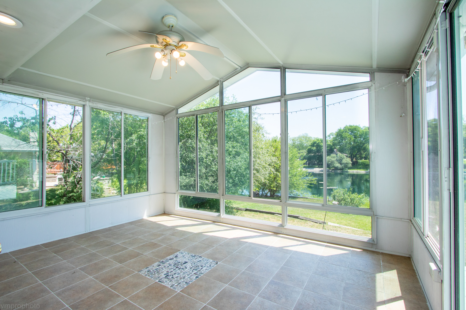 151 South Kings Row Barrington, IL 60010 - Photo 29 of 37