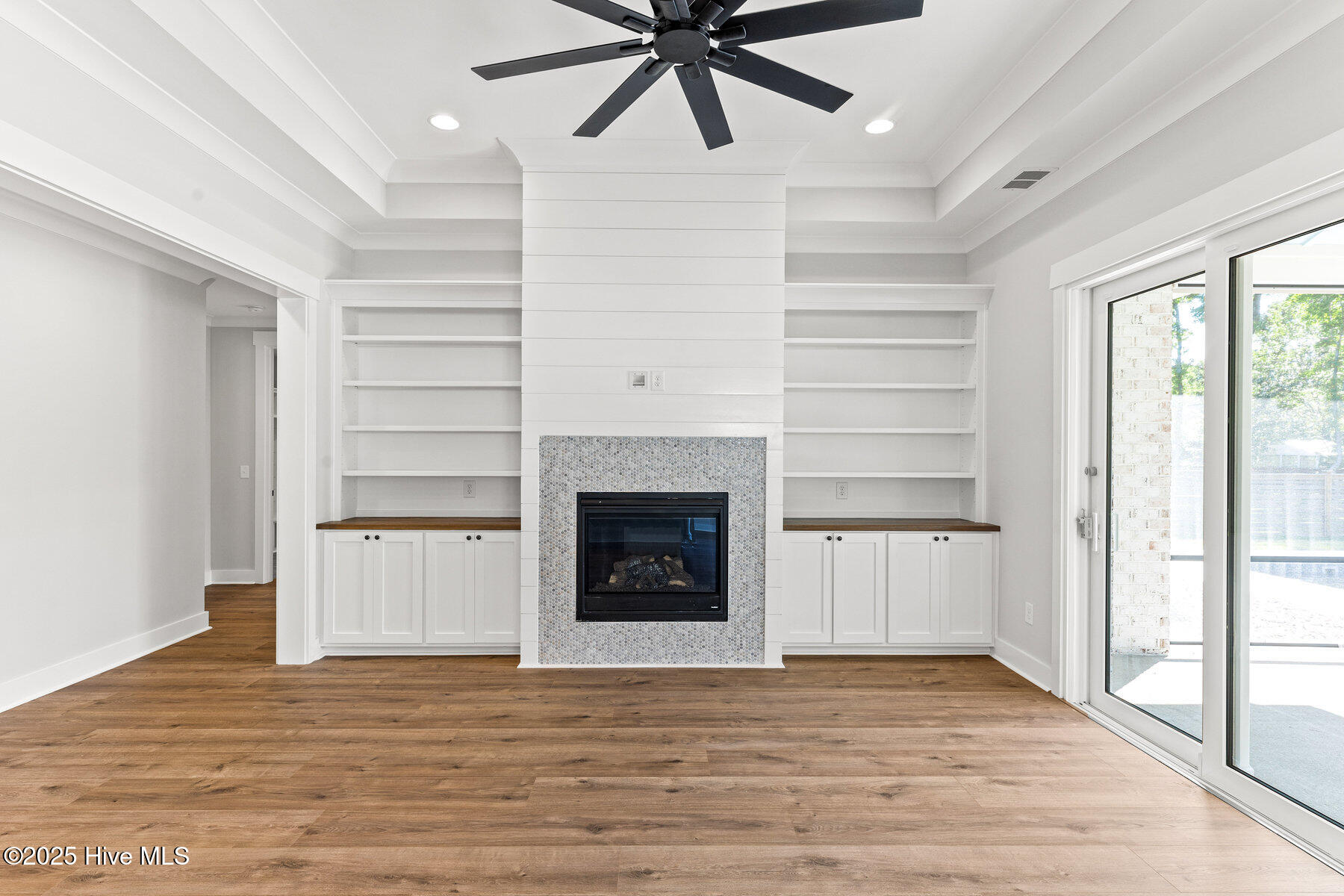 404 East Blackbeard Road Wilmington, NC 28409 - Photo 8 of 67 008_404_east_blackbeard_road-08_879