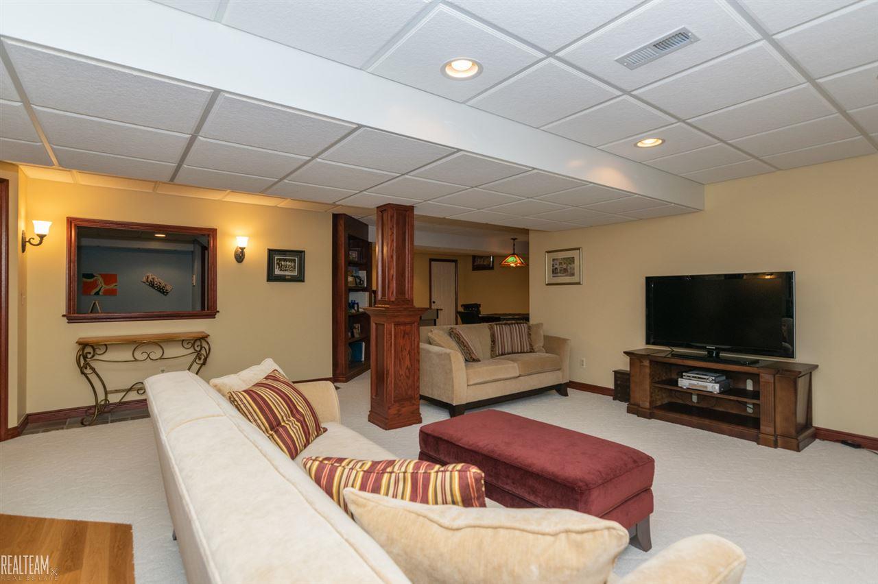 1052 Chesapeake Rochester Hills, MI 48307 - Photo 43 of 54