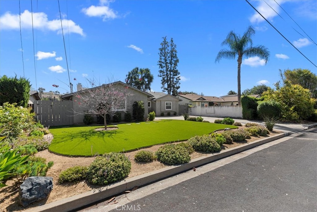 14125 Halper Road Poway, CA 92064 - Photo 5 of 36