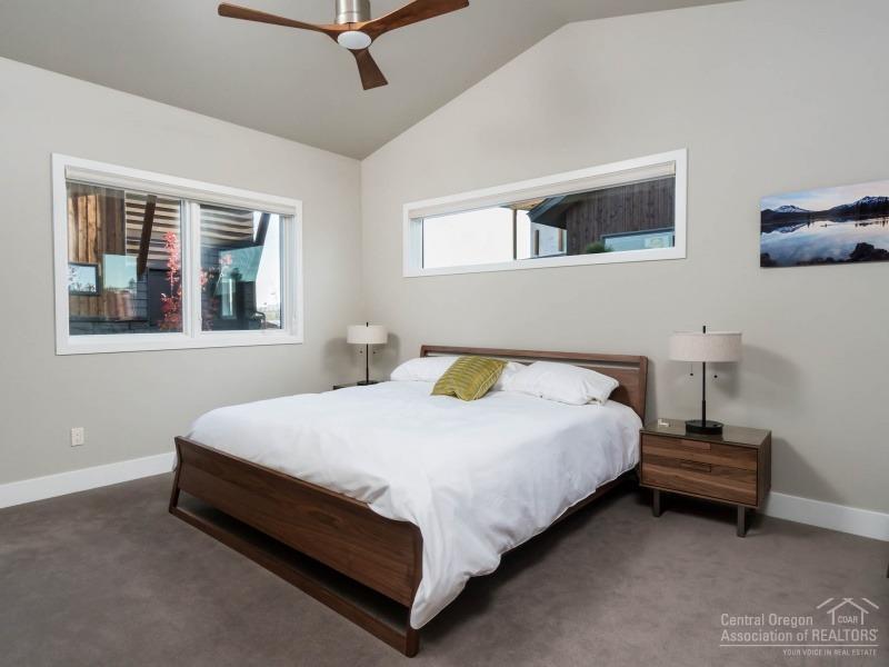 19134 Gateway Loop Bend, OR 97702 - Photo 11 of 25 Additional Photo