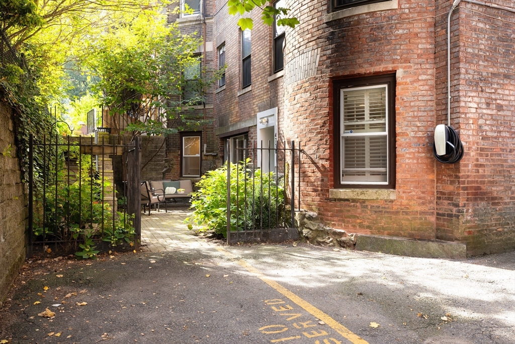 471 Washington Street, Unit B Brookline, MA 02446 - Photo 9 of 10 a view of a entrance of the house