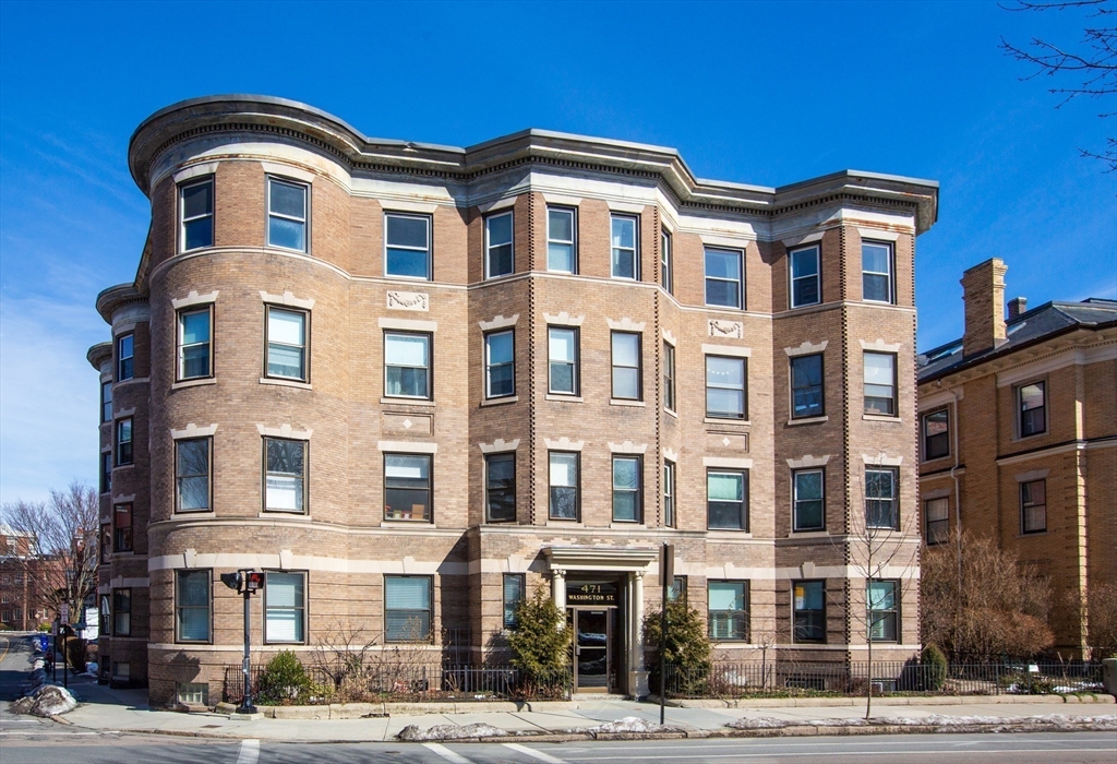471 Washington Street, Unit B Brookline, MA 02446 - Photo 10 of 10 a front view of a building