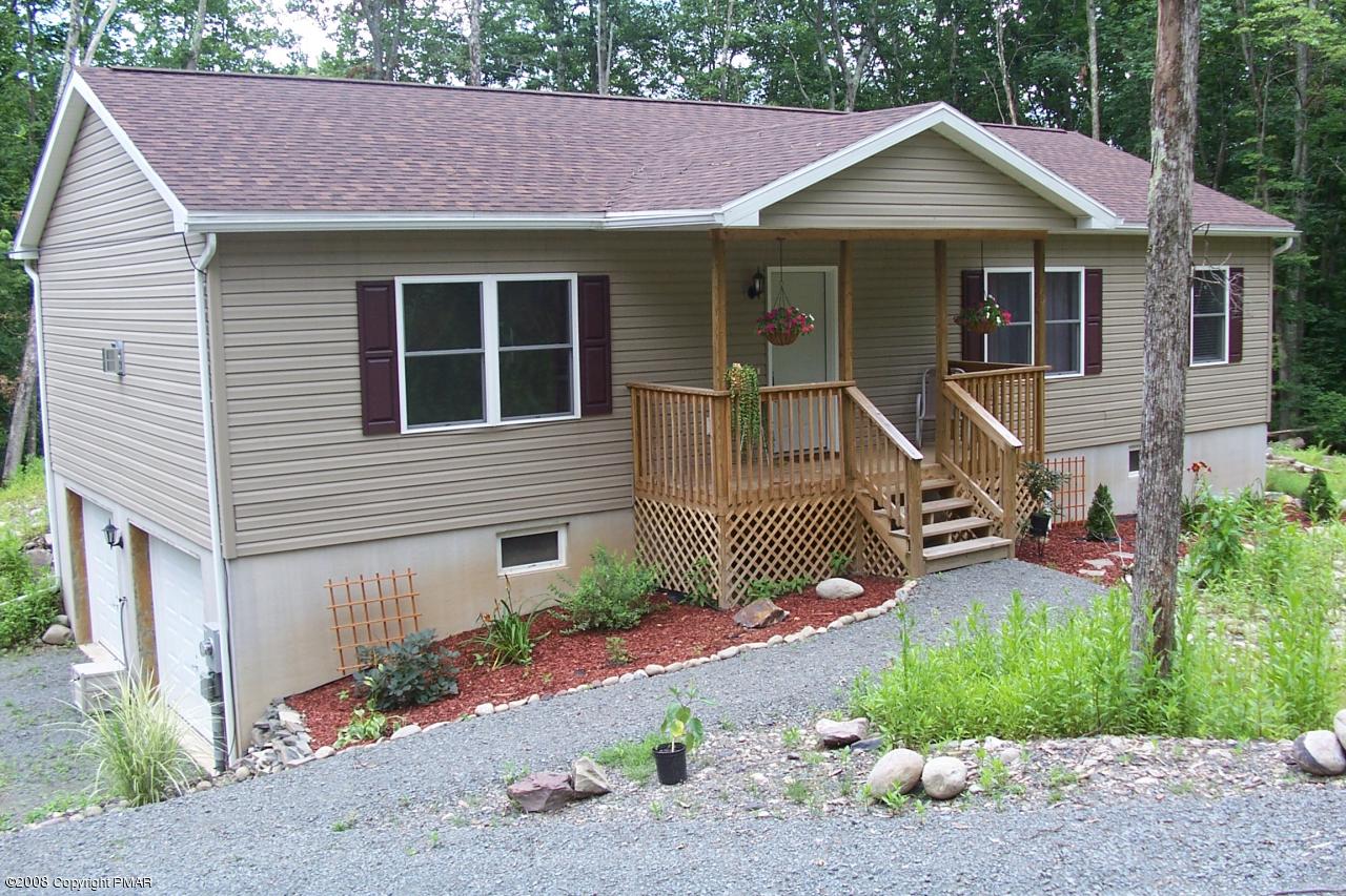 31 Spring Run Lane Cresco, PA 18326 - Photo 1 of 14 Front View