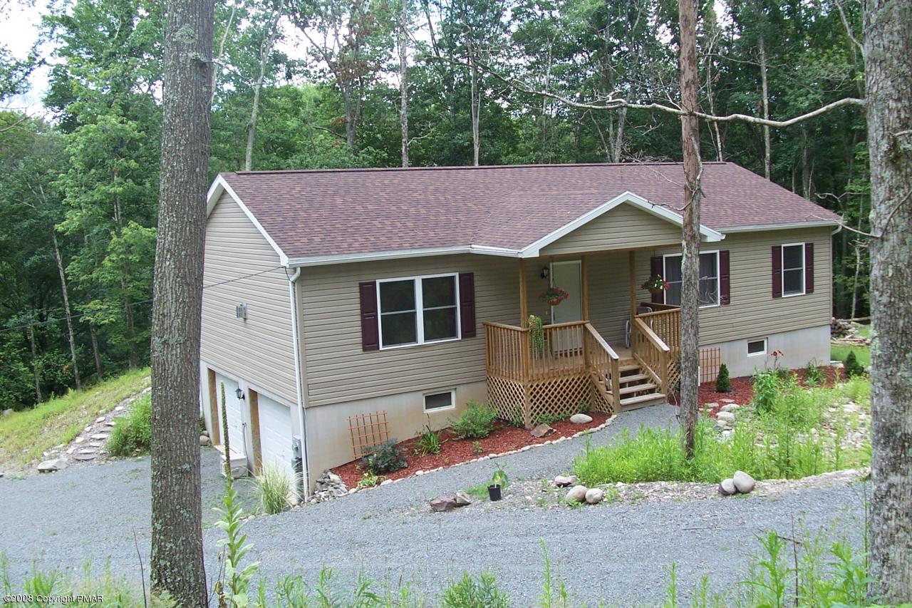 31 Spring Run Lane Cresco, PA 18326 - Photo 14 of 14 front view from afar