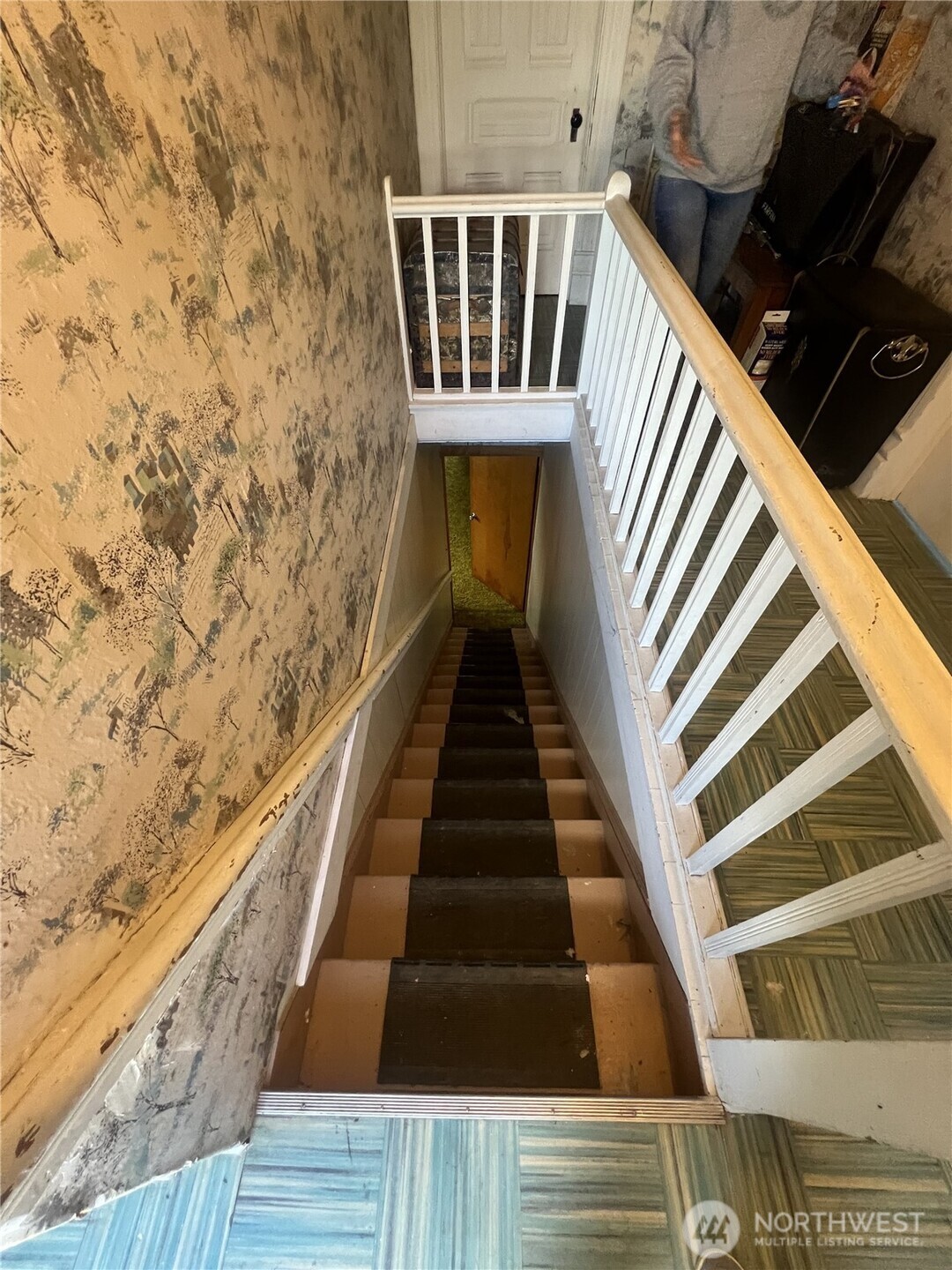 1225 North Marcellus Road Ritzville, WA 99169 - Photo 13 of 40 a view of entryway with wooden floor