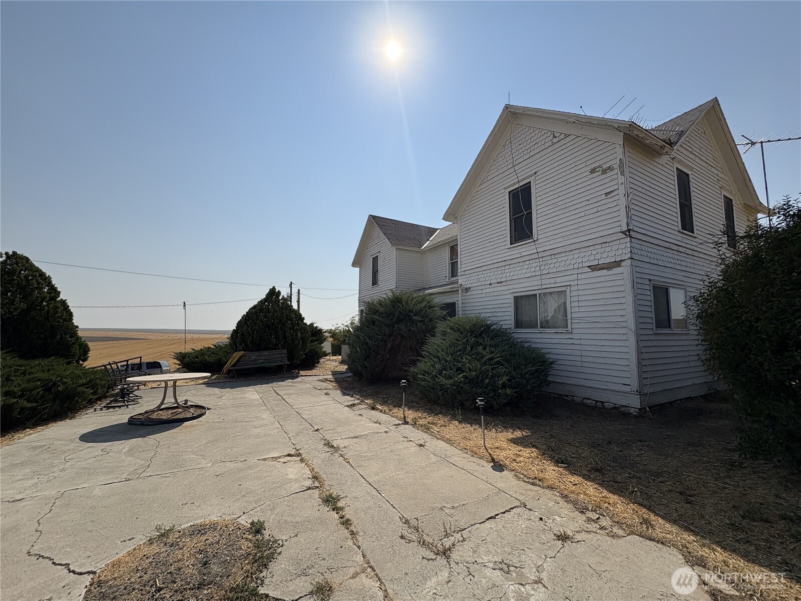 1225 North Marcellus Road Ritzville, WA 99169 - Photo 23 of 40 a view of a back yard of the house