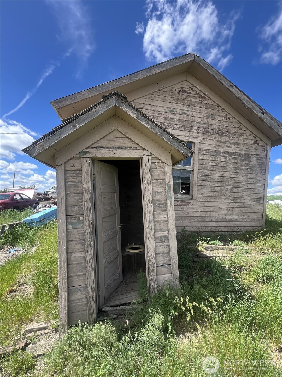 1225 North Marcellus Road Ritzville, WA 99169 - Photo 32 of 40 a front view of a house with a yard
