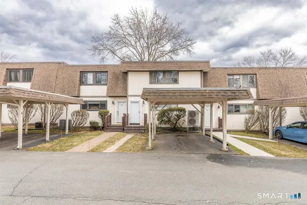 $2,550 | 3 Pebblestone Circle, Unit 3, Suffield, CT 06078