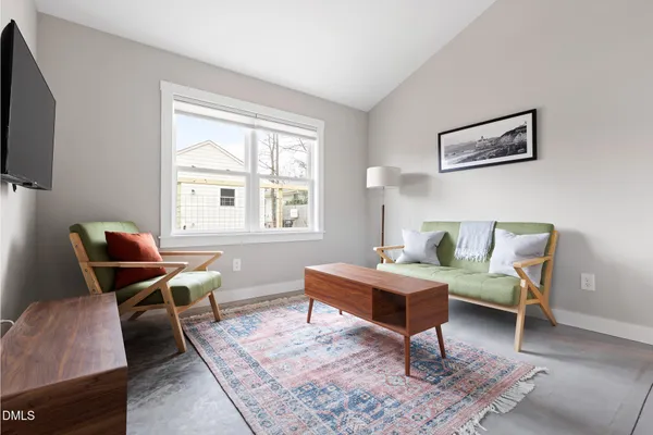 $2,015 | 313 Dacian Avenue, Unit B, Durham, NC 27701