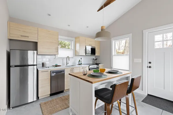 $2,015 | 313 Dacian Avenue, Unit B, Durham, NC 27701