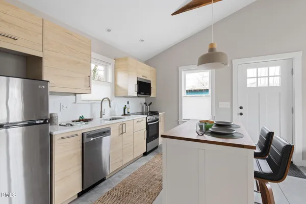 $2,015 | 313 Dacian Avenue, Unit B, Durham, NC 27701