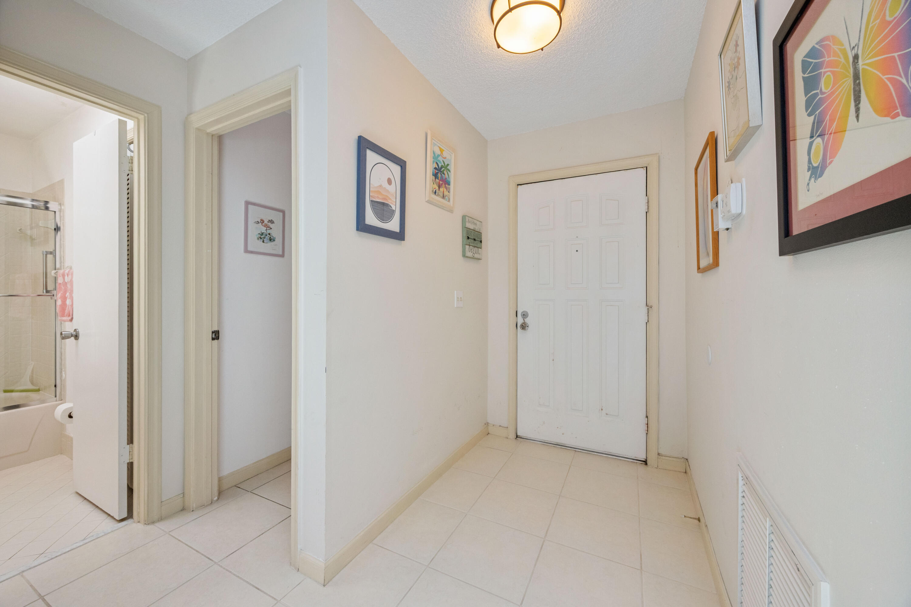 22 Ridge Pointe Drive, Unit C Boynton Beach, FL 33435 - Photo 2 of 25 Entry