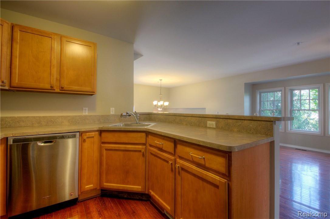 50103 Harding Street, Unit 123 Canton, MI 48188 - Photo 15 of 49 16 Kit.jpg