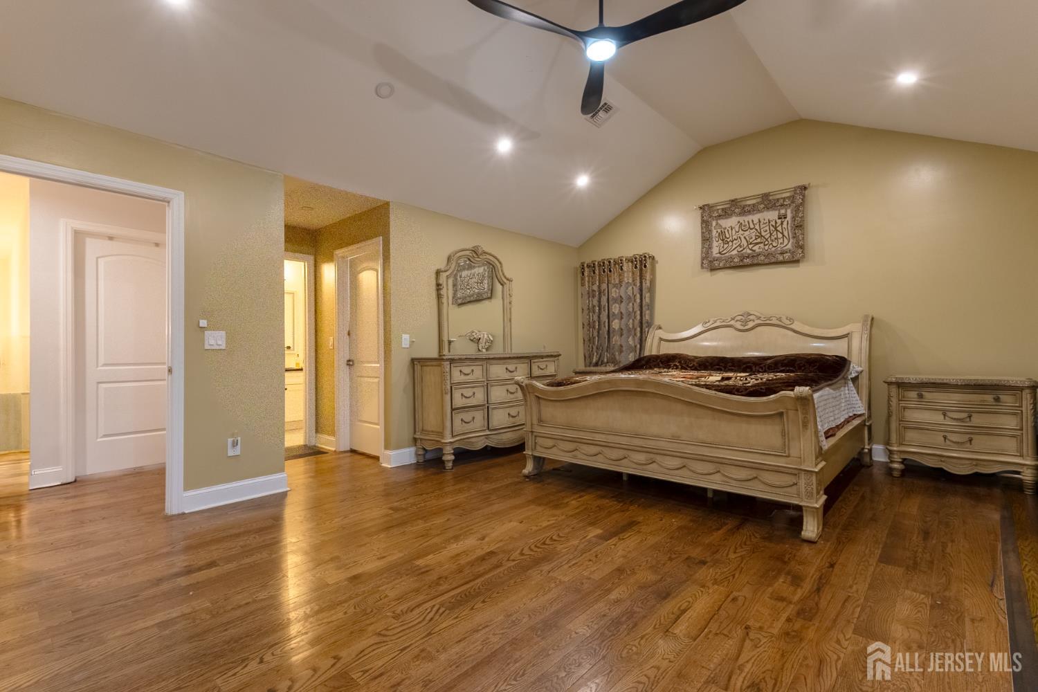 55 Walnut Street Edison, NJ 08817 - Photo 24 of 29