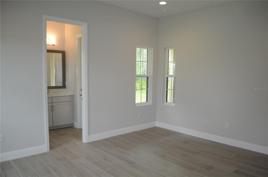 35311 Big Hawk Drive Zephyrhills, FL 33541 - Photo 12 of 34