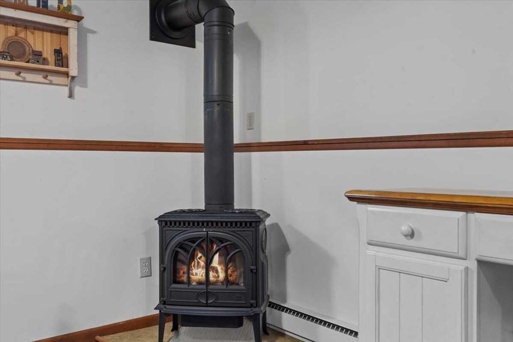 170 Shepard Road Sturbridge, MA 01566 - Photo 26 of 41 a view of hallway with washer and dryer