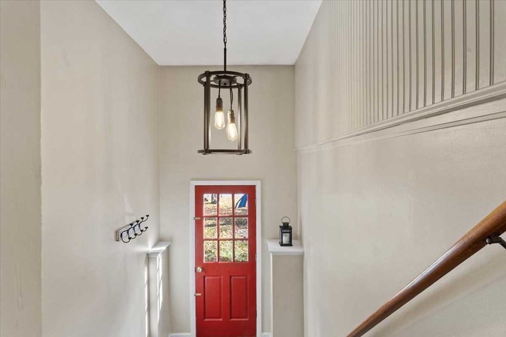 170 Shepard Road Sturbridge, MA 01566 - Photo 5 of 41 a view of entryway with a hallway