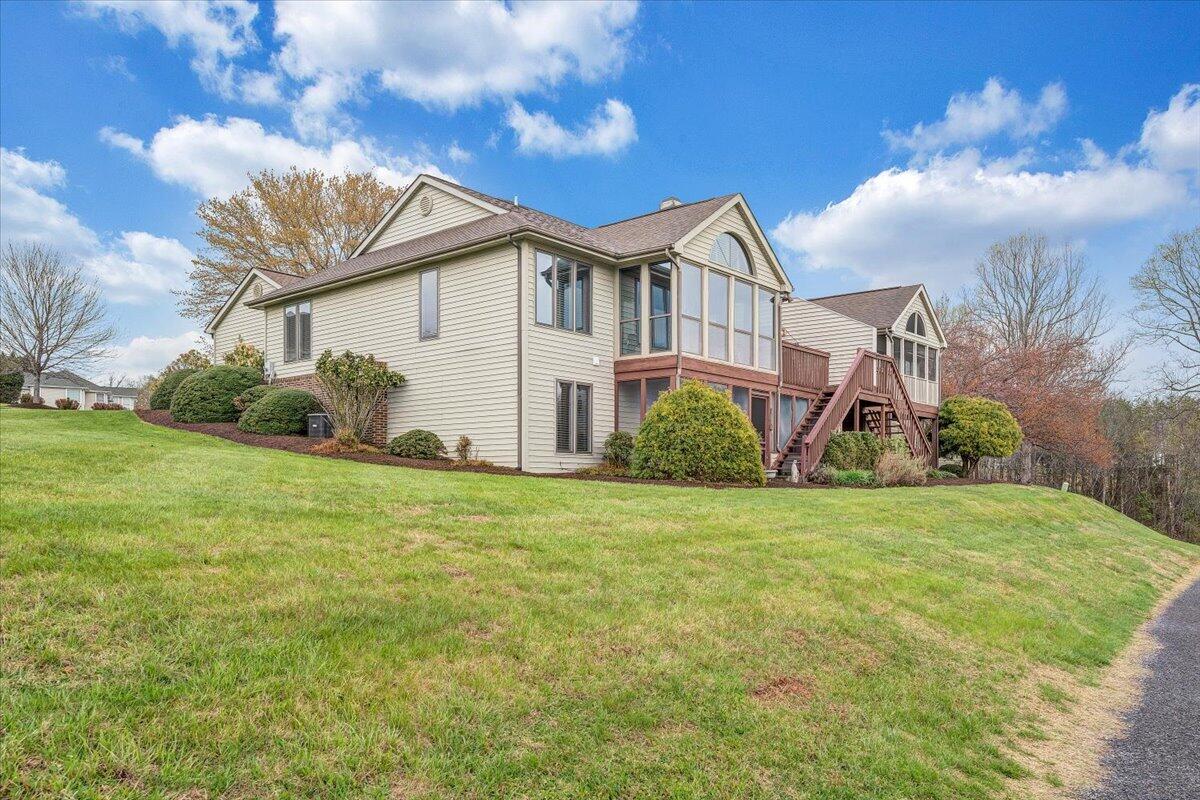 66 Scarlet Street Hardy, VA 24101 - Photo 65 of 72 a bathroom with a sink and a yard