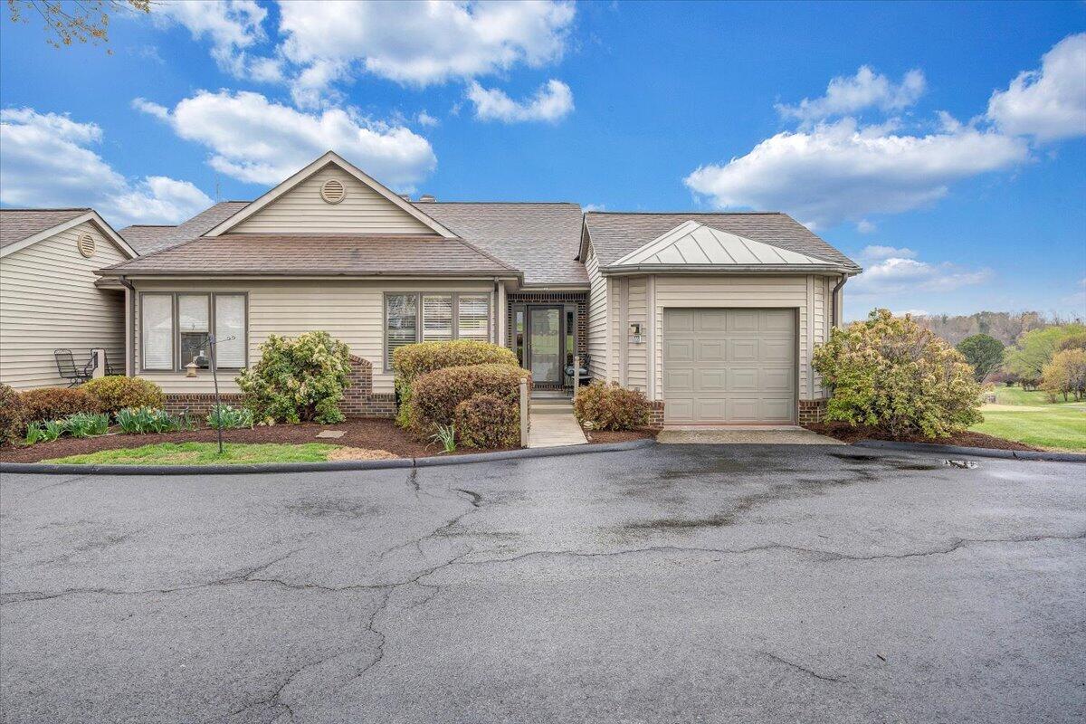 66 Scarlet Street Hardy, VA 24101 - Photo 70 of 72 front view of a house with a yard