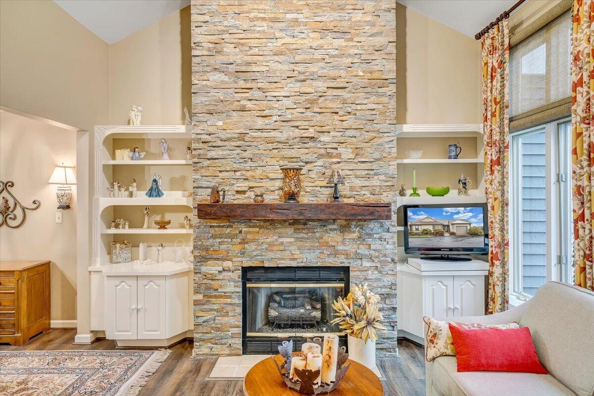 66 Scarlet Street Hardy, VA 24101 - Photo 10 of 72 a living room with furniture and a fireplace