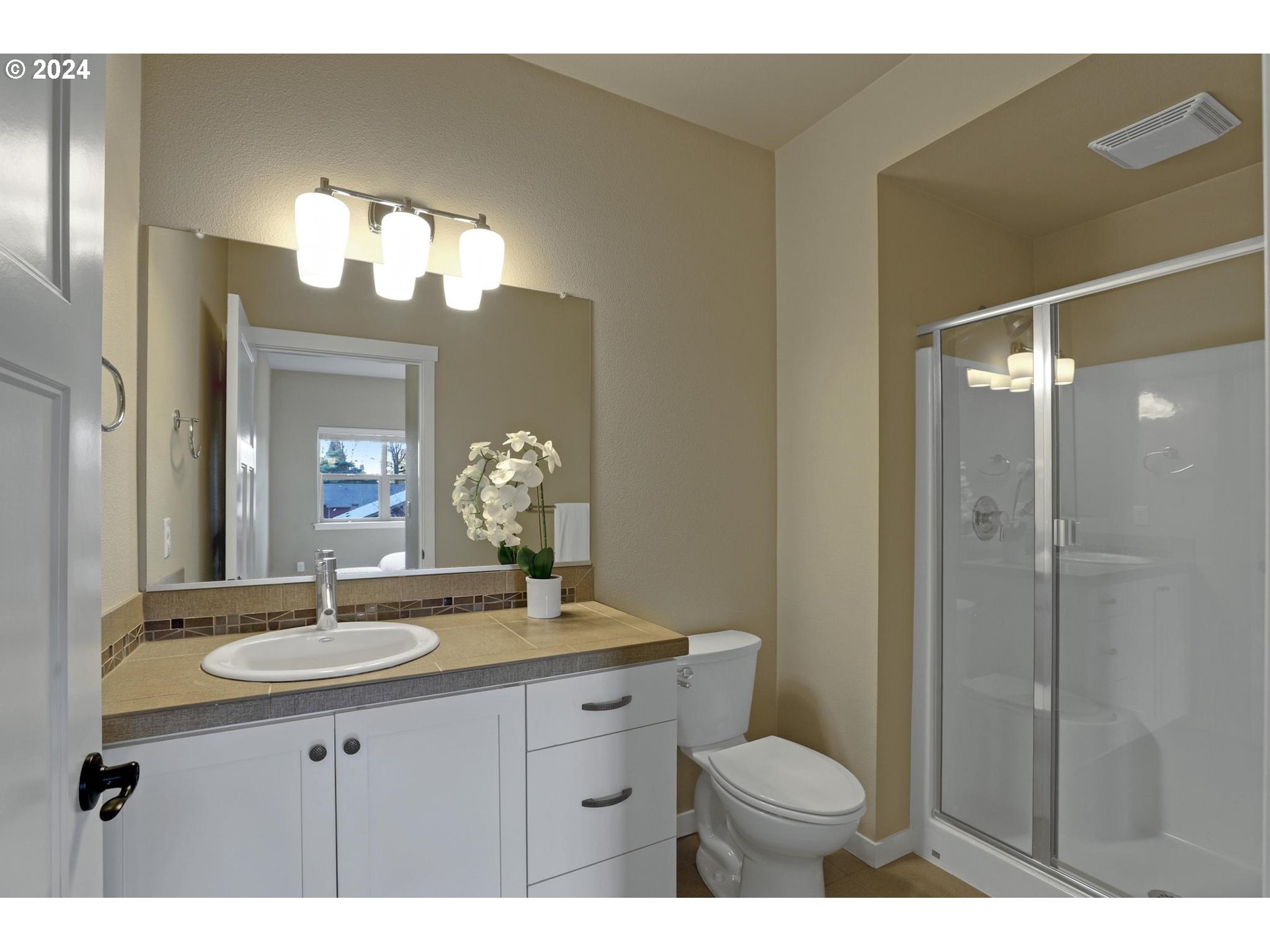 13925 Southwest Meridian Street, Unit 302 Beaverton, OR 97005 - Photo 14 of 25