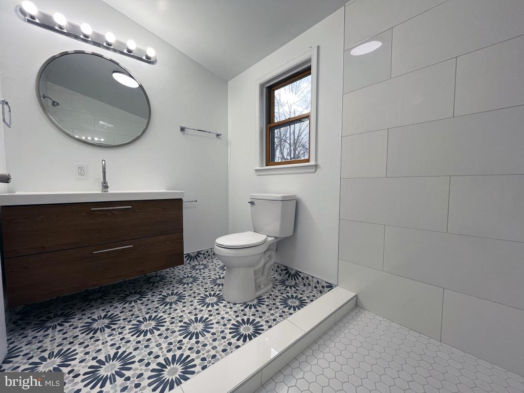 646 Cold Run Valley Road Berkeley Springs, WV 25411 - Photo 7 of 22 Gallery Image 7