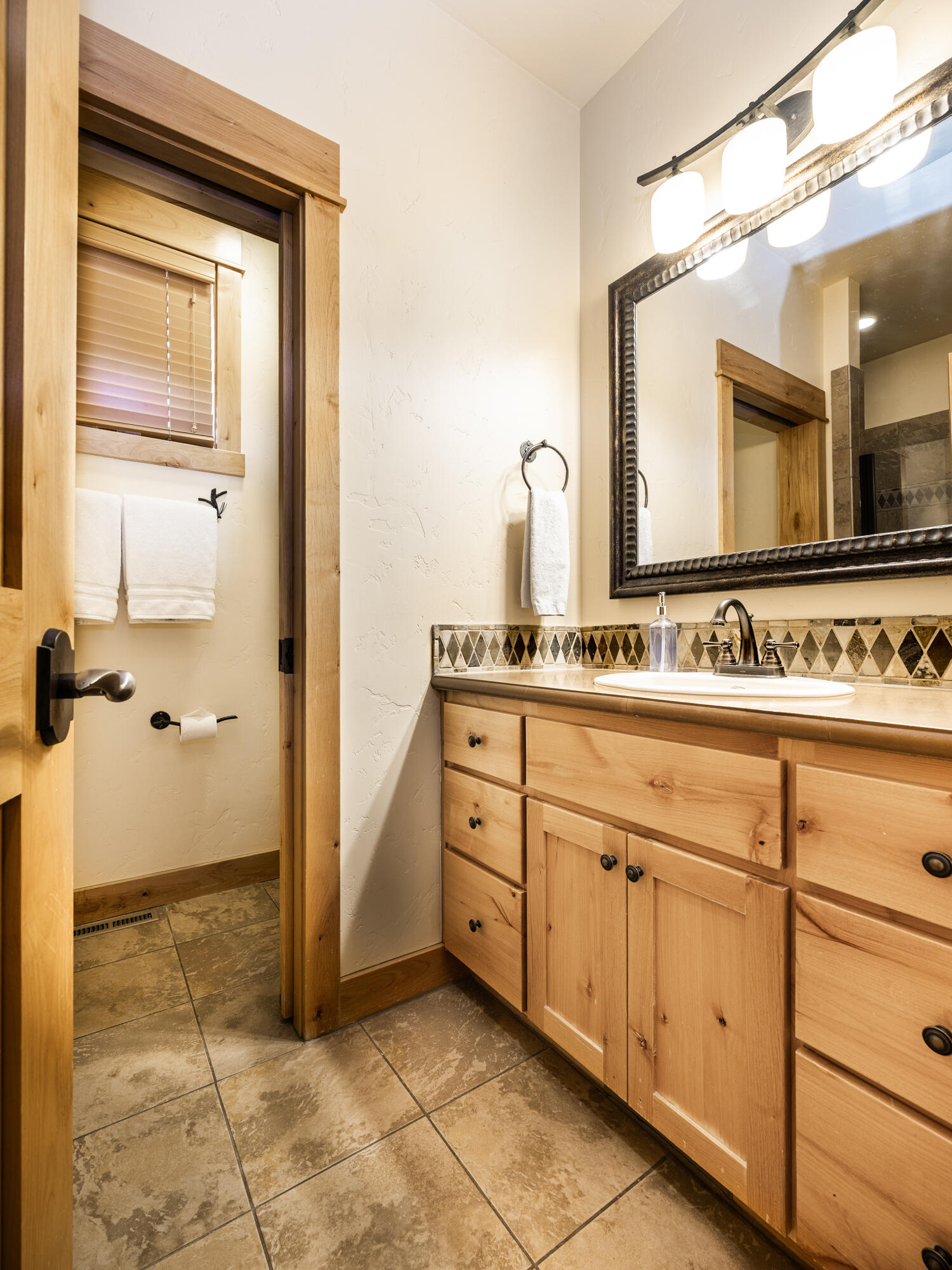 16752 South W Brasada Ranch Road Powell Butte, OR 97753 - Photo 15 of 30 2nd Primary Bathroom