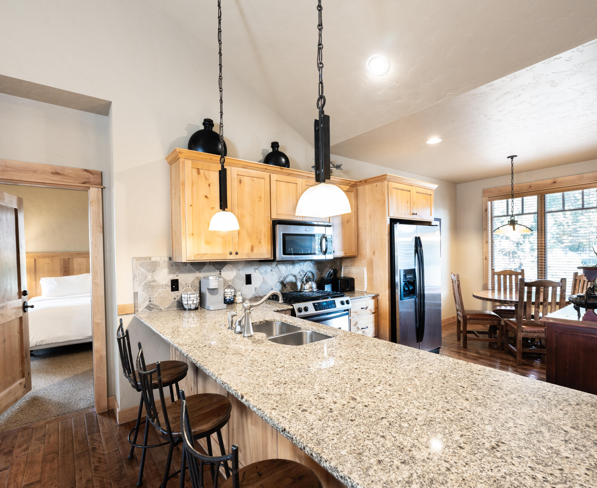 16752 South W Brasada Ranch Road Powell Butte, OR 97753 - Photo 5 of 30 Kitchen