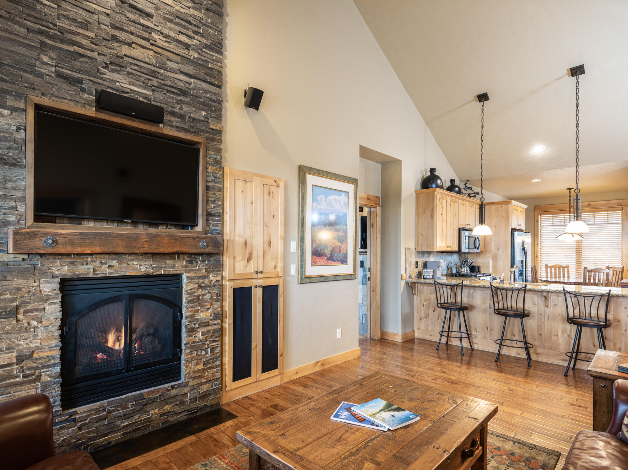 16752 South W Brasada Ranch Road Powell Butte, OR 97753 - Photo 7 of 30 Living Room